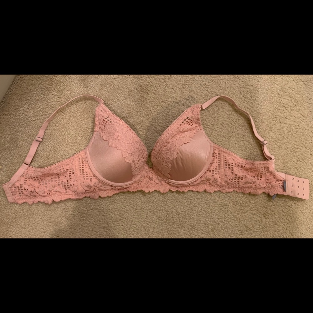 light pink lace aerie bra ✨